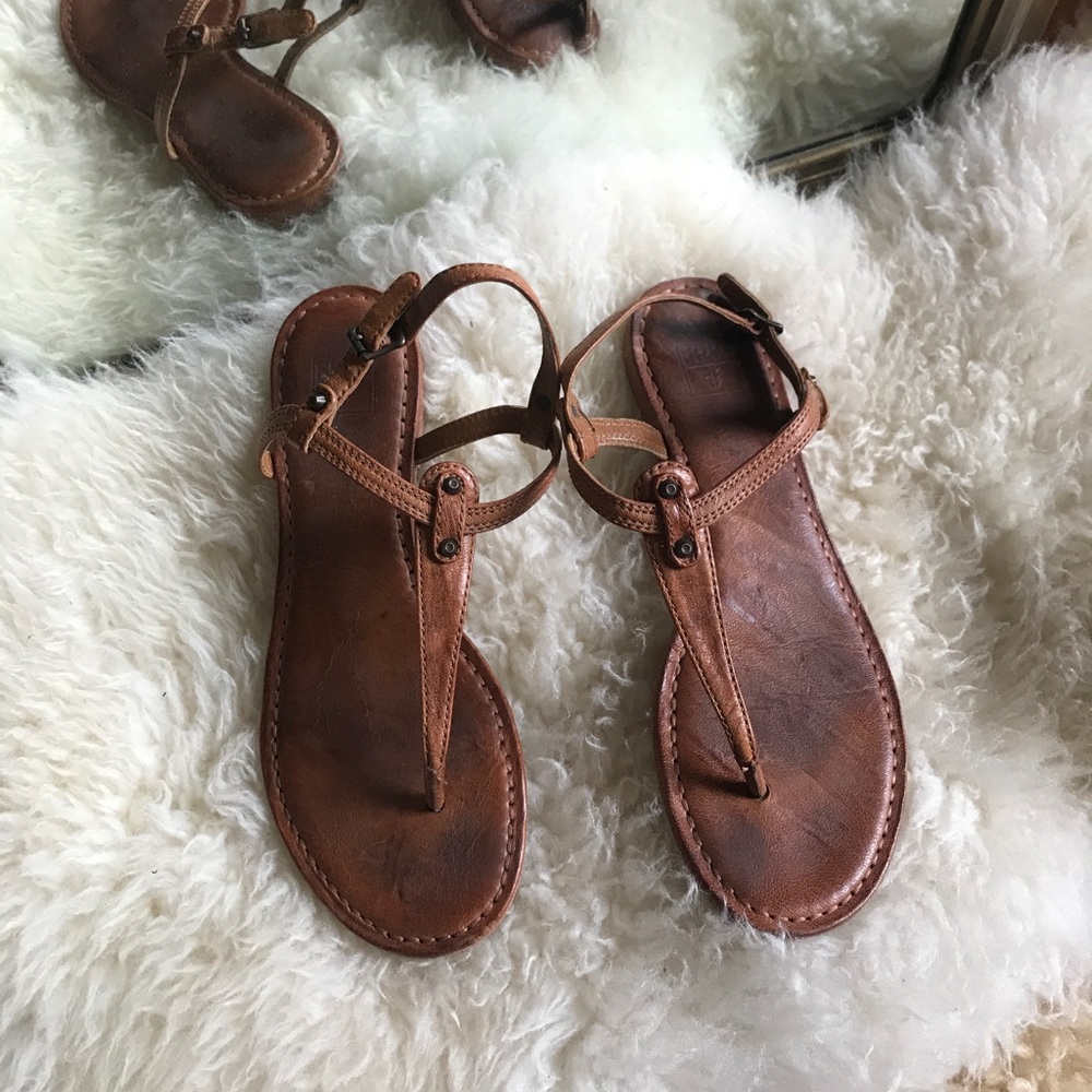 FRYE Carson Thong Sandals, Size 9 with box